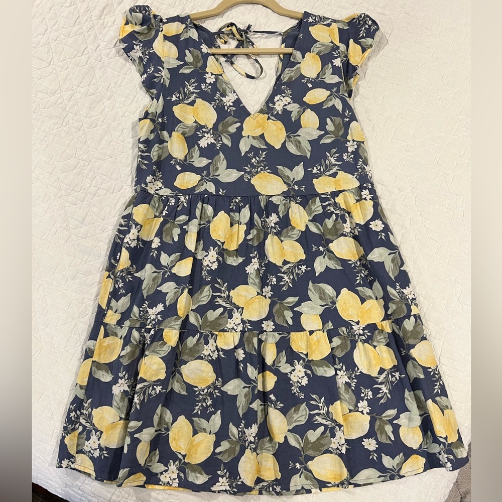 EUC Abercrombie and Fitch V-neck/back lemon dress - Small Tall